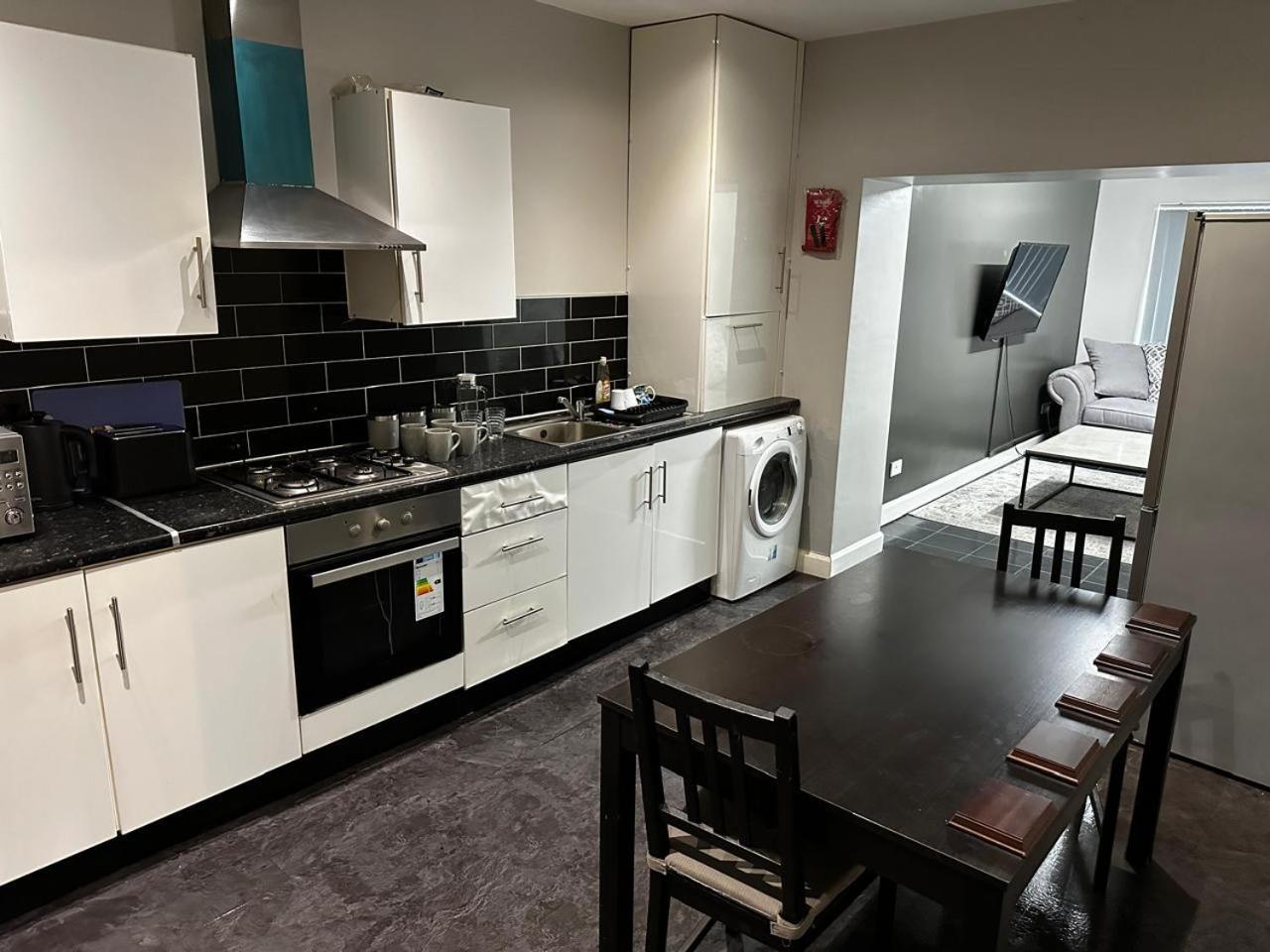 Woolpack Aparthotel Huddersfield Eksteriør bilde